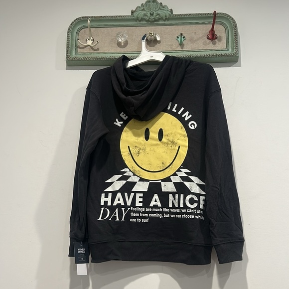 Black Lightning Bolt Smiley Face graphic long sleeve hooded tee new Kids Large - Picture 4 of 6